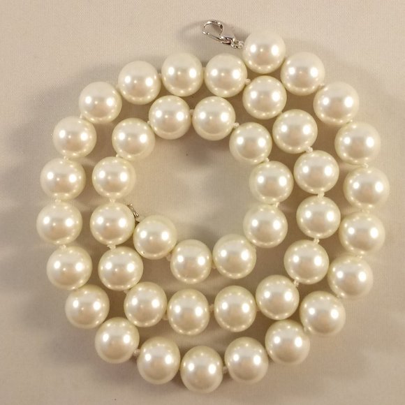 Jewelry - Natural 10mm South Sea Shell Pearl White Bead Necklace AAA 18" Silver Women's